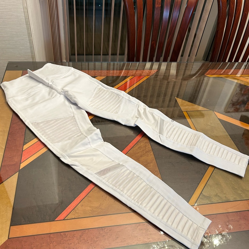 Alo white leggings (XS)